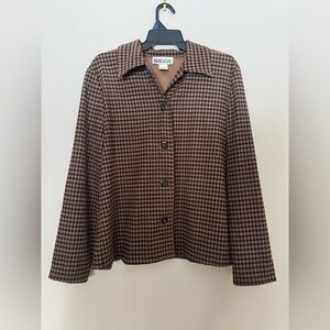 Briggs New York Women's Brown Houndstooth Button Up